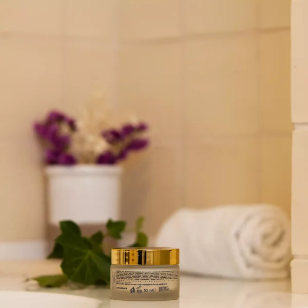 Crema viso vitamina C - immagine 2